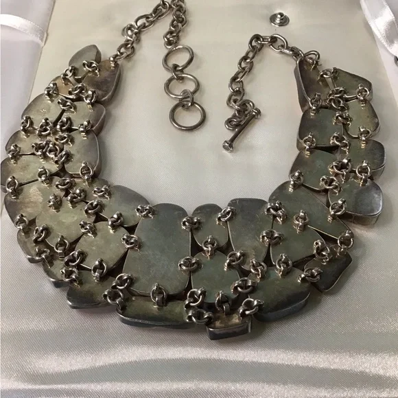 Sterling Pink Conch Necklace & Earrings - Picture 3 of 6